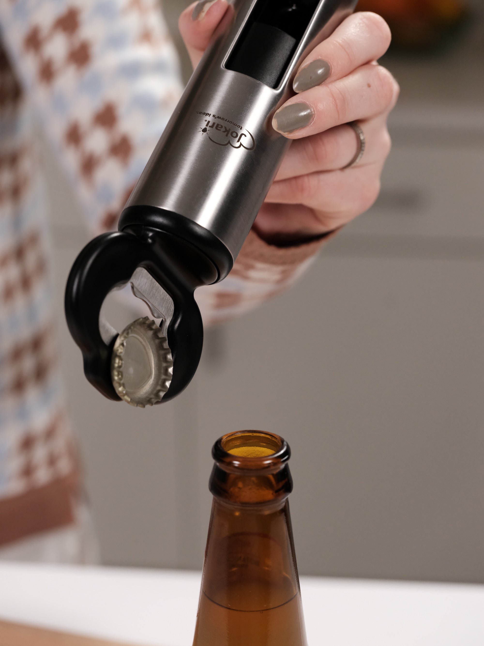 Wine Opener Pro - 3-in-1 Wine & Bottle Opener