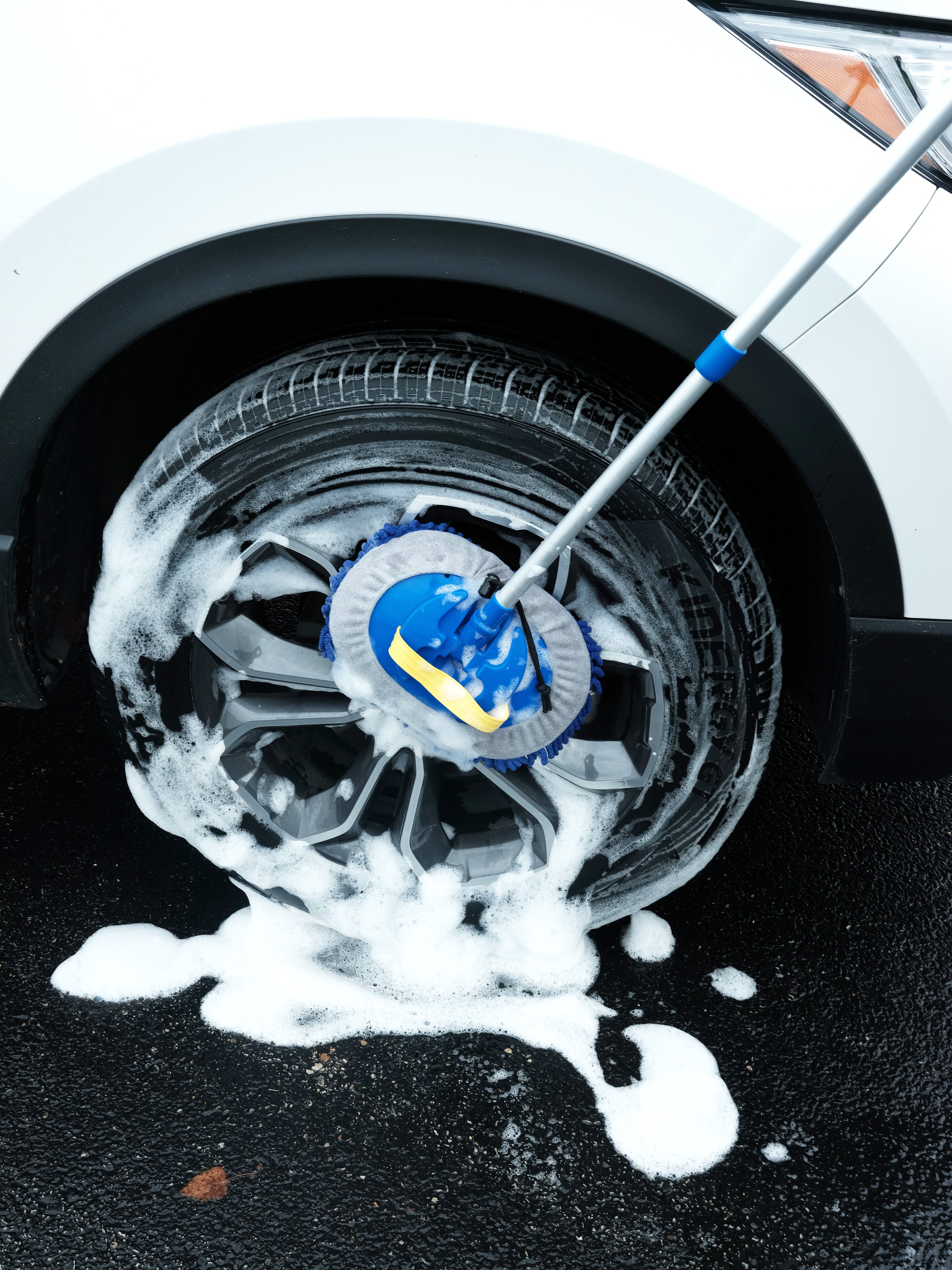 Auto Shine XL™ - 3-in-1 Microfiber Brush & Wand