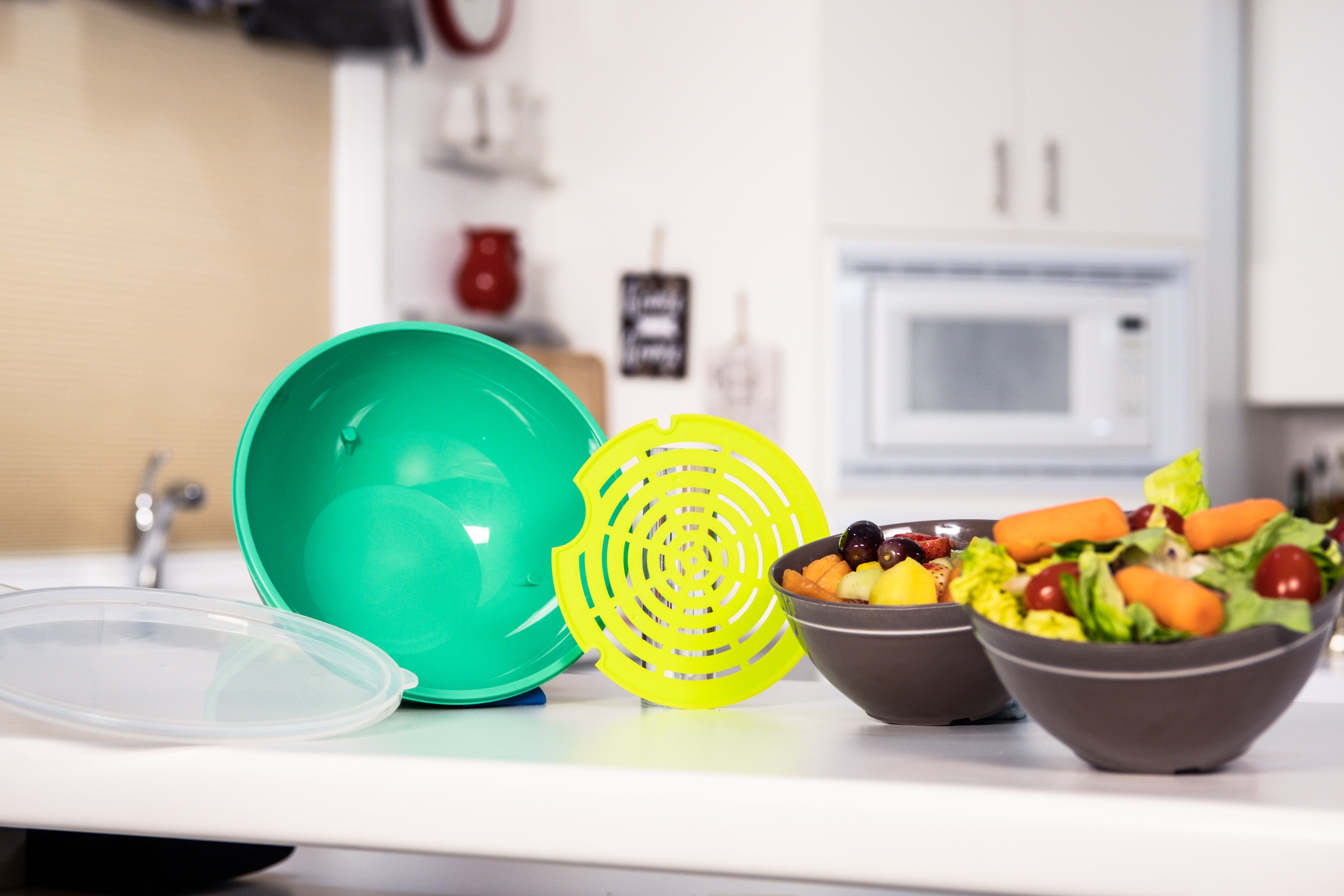 Tupperware Food/Kitchen Salad Bowls